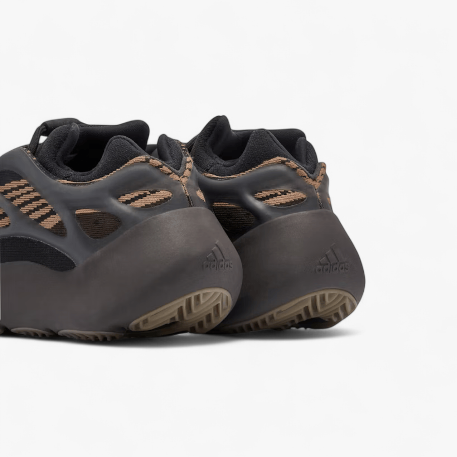 Yeezy 700 V3 “Clay Brown”